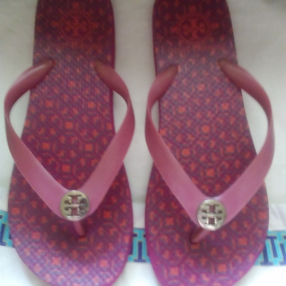 Tory Burch floral flip flop (Authentic) - Picture 2 of 7